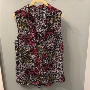 Women's Sleeveless Patterned Top